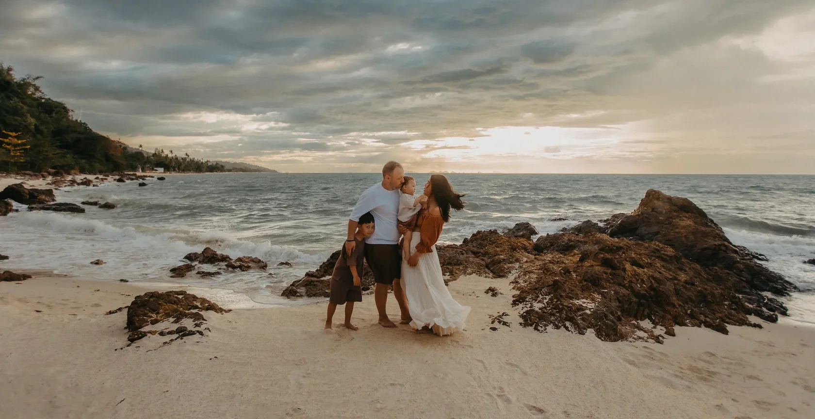 Family photoshoot at Ban Tai Beach Koh Samui — natural sunset portraits