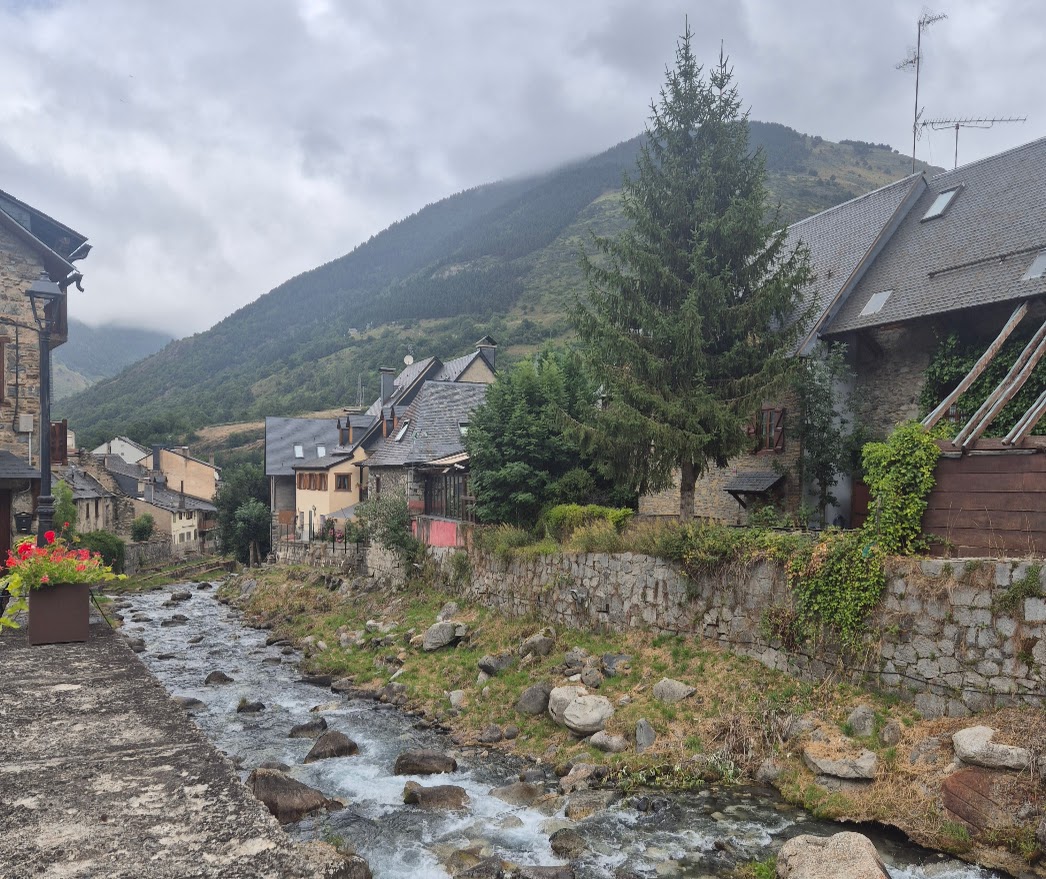 Окситания - прохлада в Испании во время июльской жары