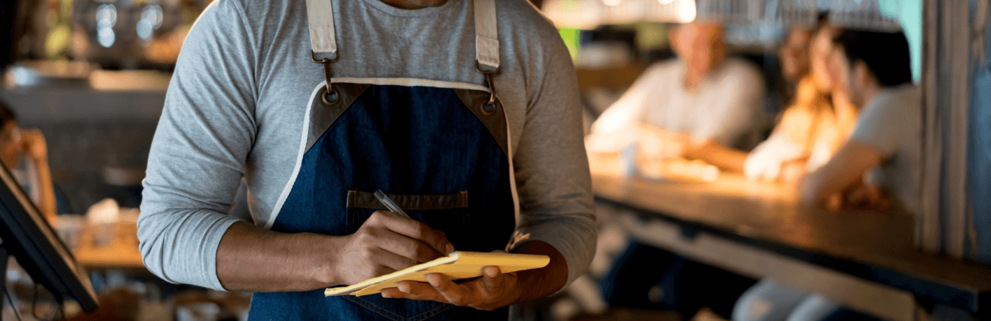 Чехи обожают животных. Подтверждение тому, простая статистика: две из трех чешских семей имеют, как минимум, одного домашнего любимца. Как завести четвероногого друга в Чехии и к чему следует быть готовым, рассказываем дальше.