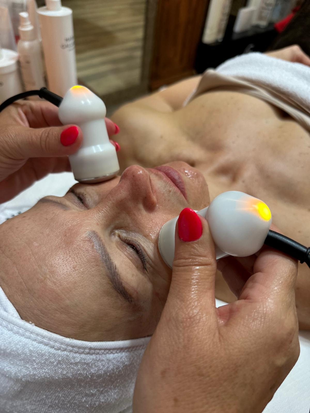 Ultrazvuková mikrodermabrázia