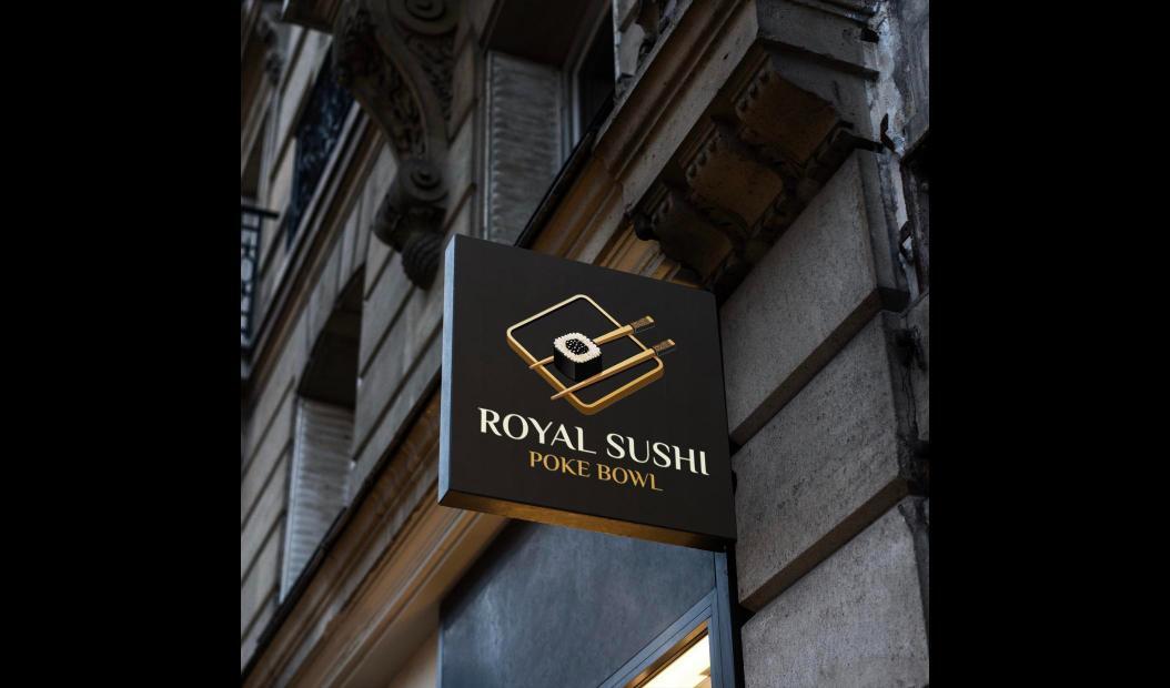 Вивіска Royal Sushi на фасаді