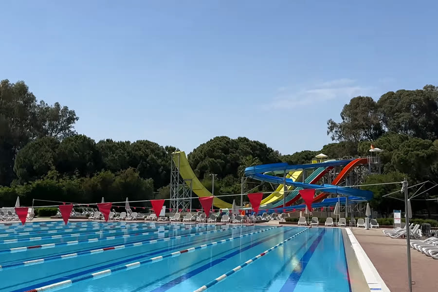Величезний басейн і аквапарк — Sirene Belek Hotel