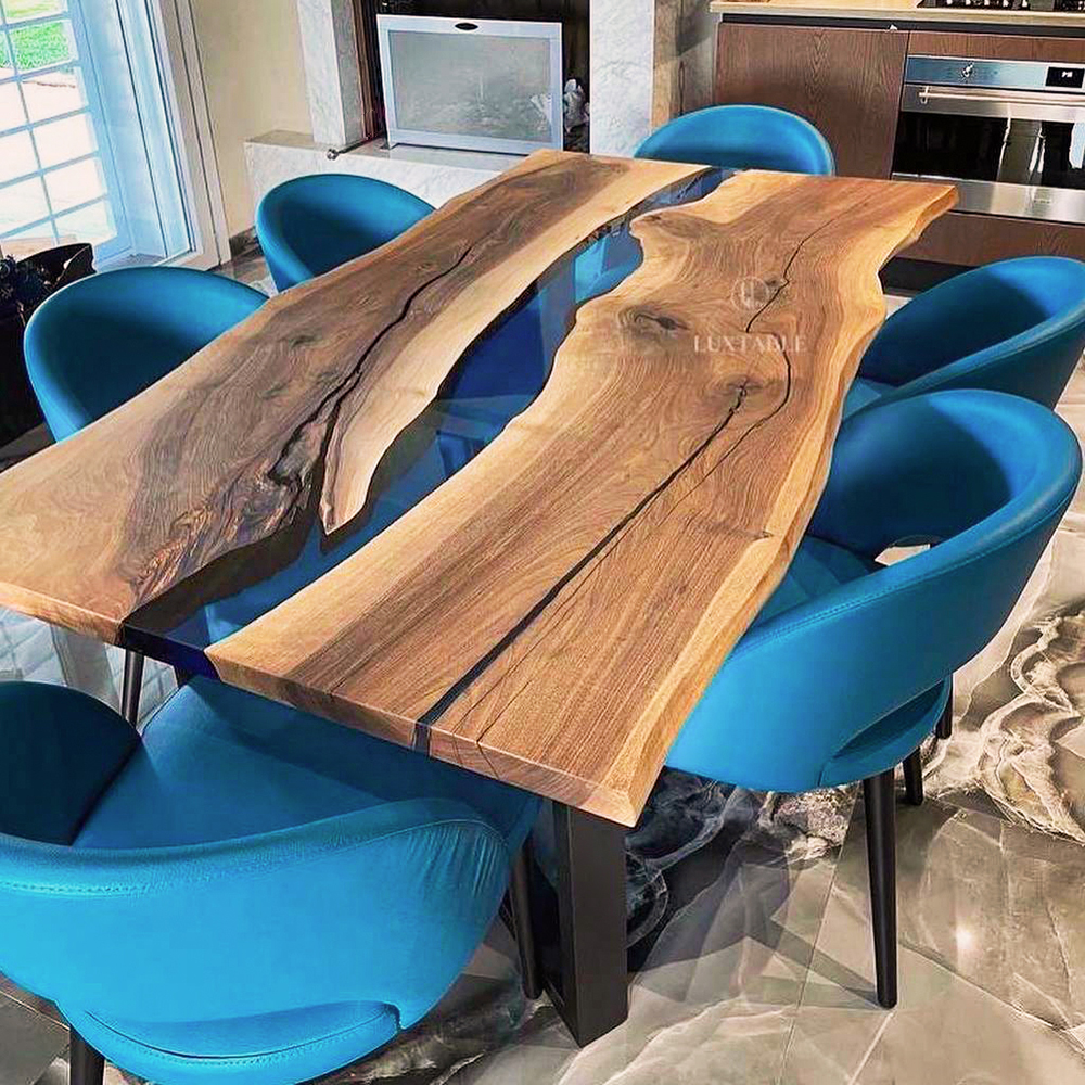 Tavolo da cucina Boston in noce europeo e resina blu trasparente lucida