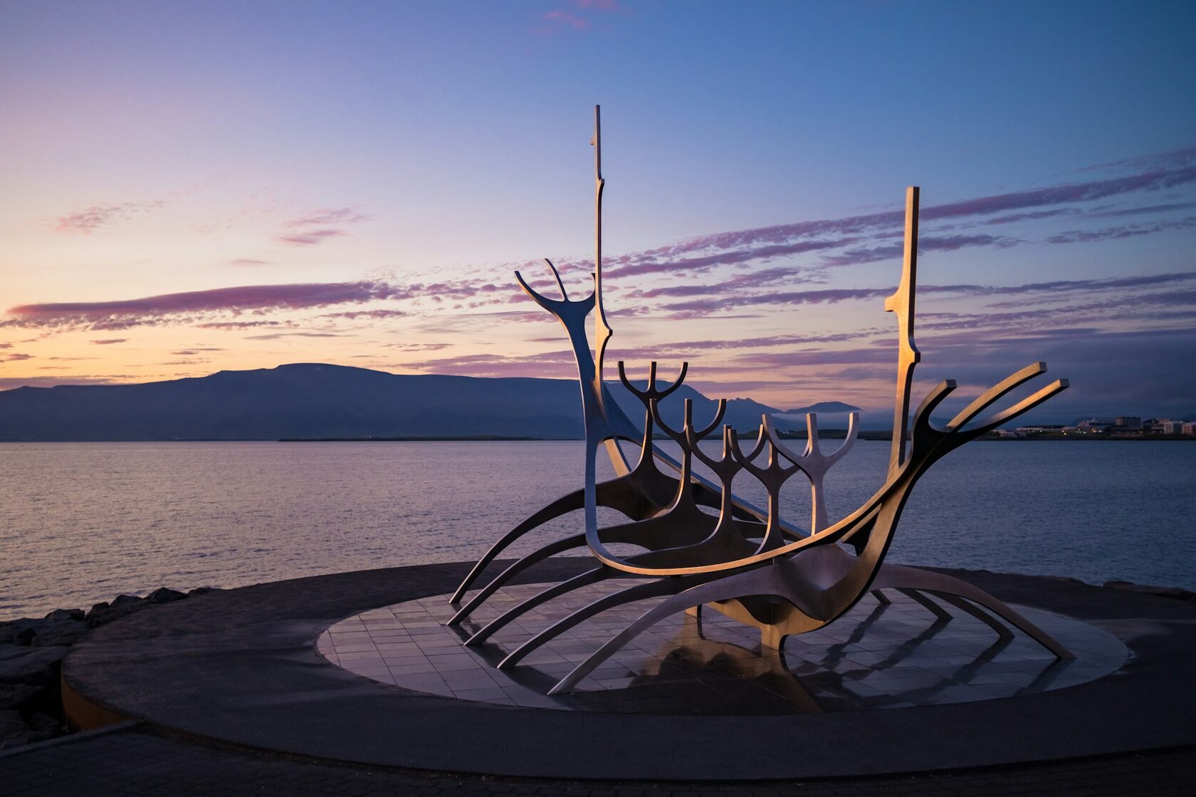 Sun Voyager на набережной Рейкьявика
