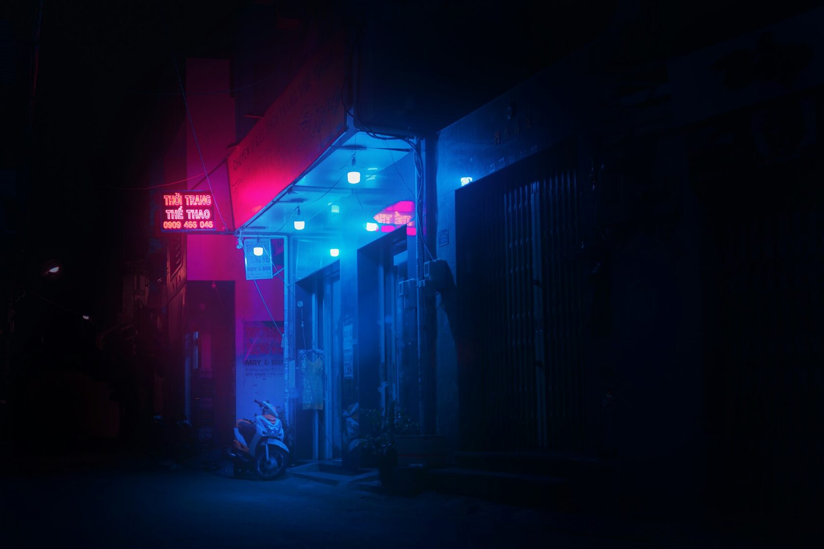 Neon Trace