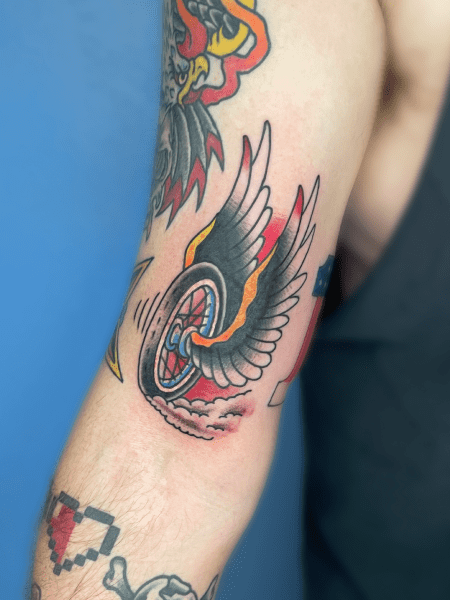 tattoo wings American Traditional style