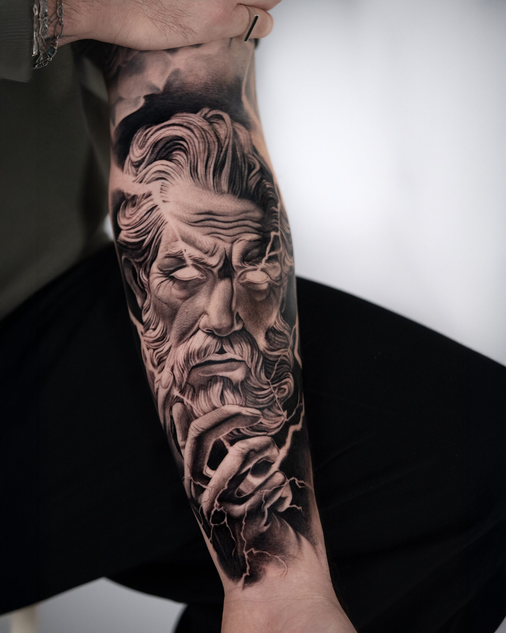Detailreiches Realismus-Tattoo aus dem Brennnessel Studio Berlin
