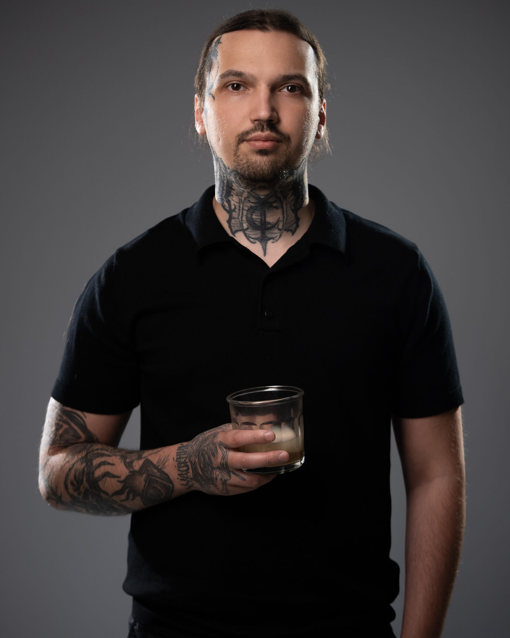 Portrait von Tattoo Artist Yaroslav bei Brennnessel Tattoo Berlin