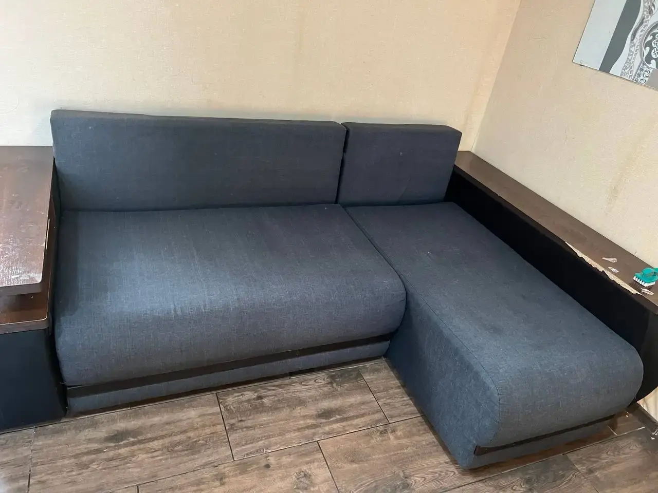 Ecksofa – Tiefenreinigung – nach der Polsterreinigung in Frankfurt
