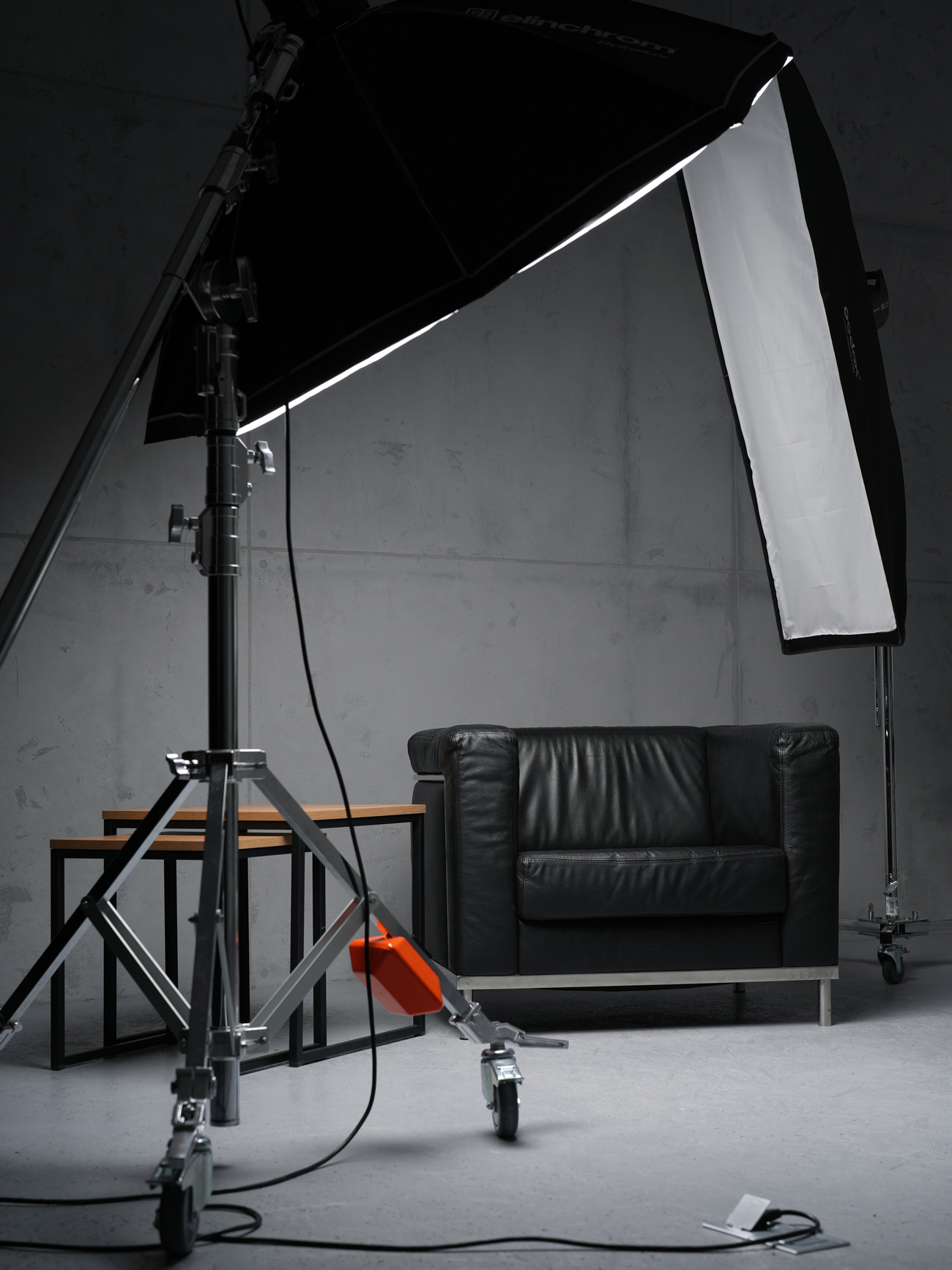 Klasikinė fotostudija su skirtingomis sienomis