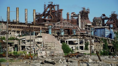 Понівечені конструкції заводу