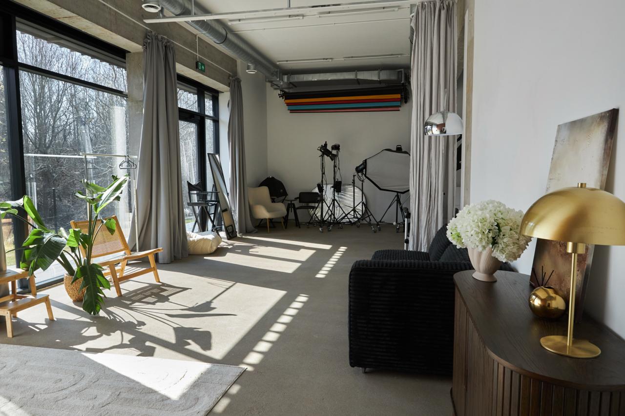Studio z cykloramą w Gdańsku — bezcieniowe tło do fotografii