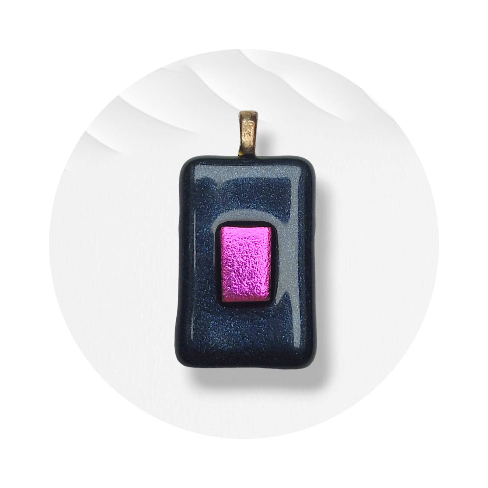 Medium-sized rectangular women's pendant