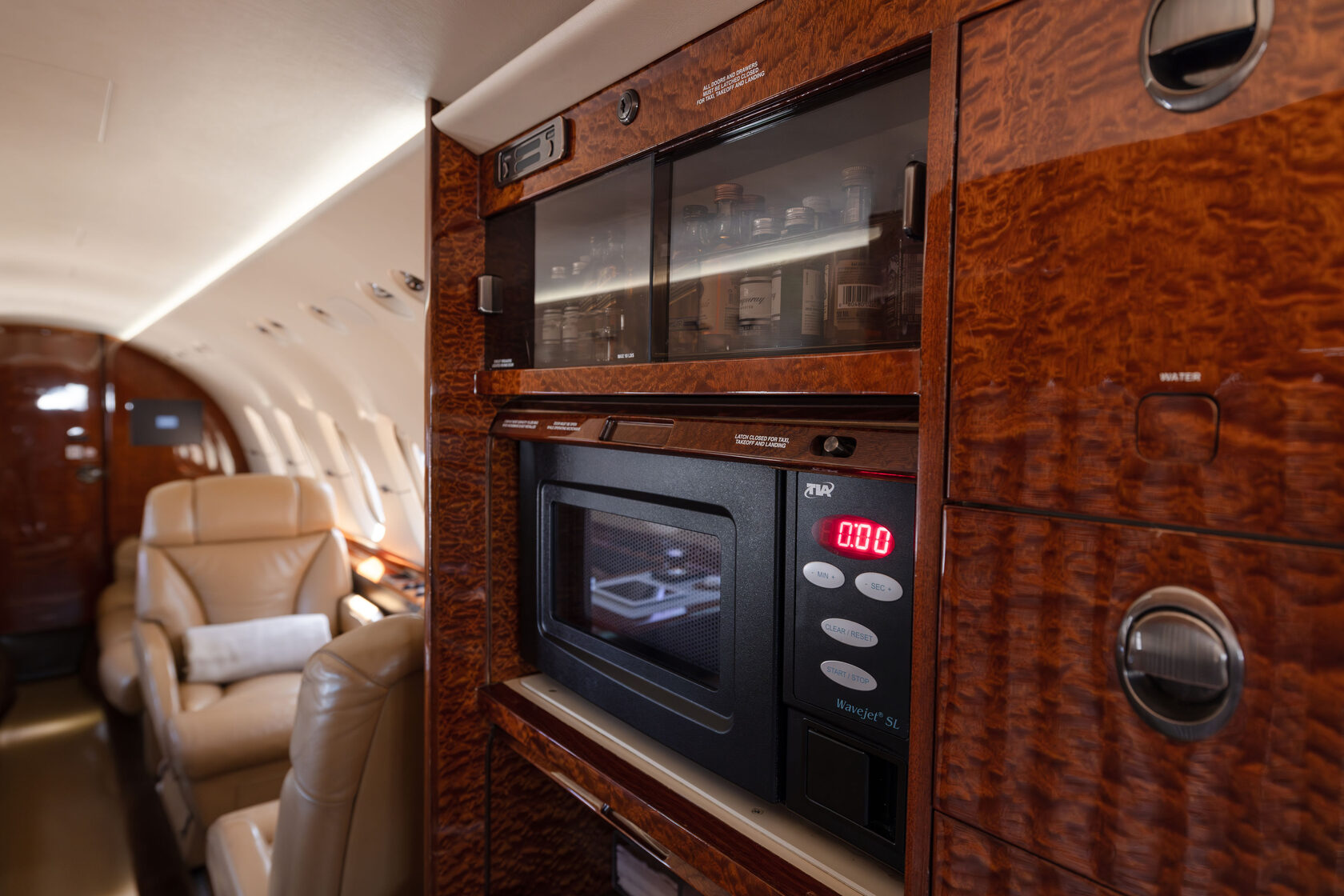 ボックス　航空機 How Recovering the AirAsia Black Boxes Can Reveal More About the