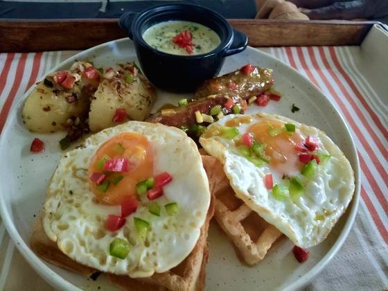 Ranch-style breakfast served during a private horse riding holiday at Vonfidel Ranch in Sri Lanka