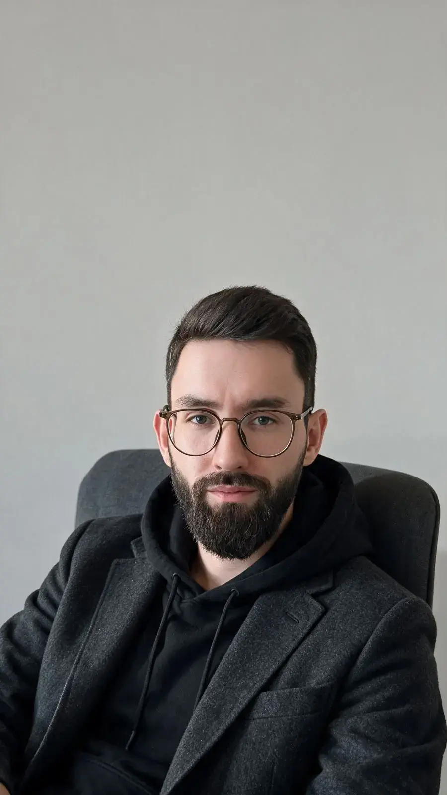 Михаил, разработчик ИИ-ботов