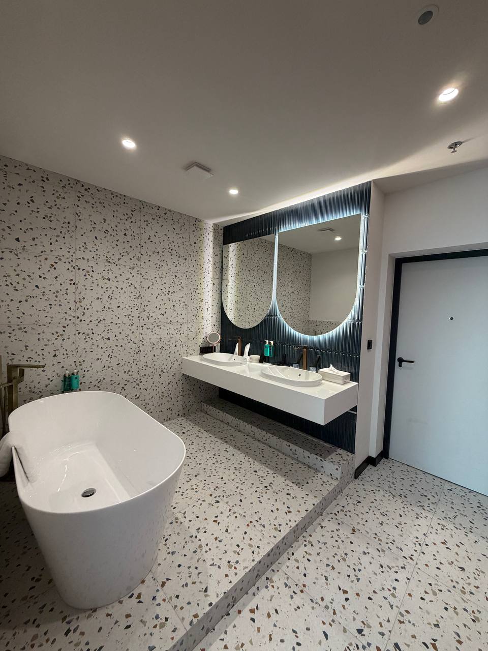 Апартаменты SPATIUM HOTEL — фотография 11