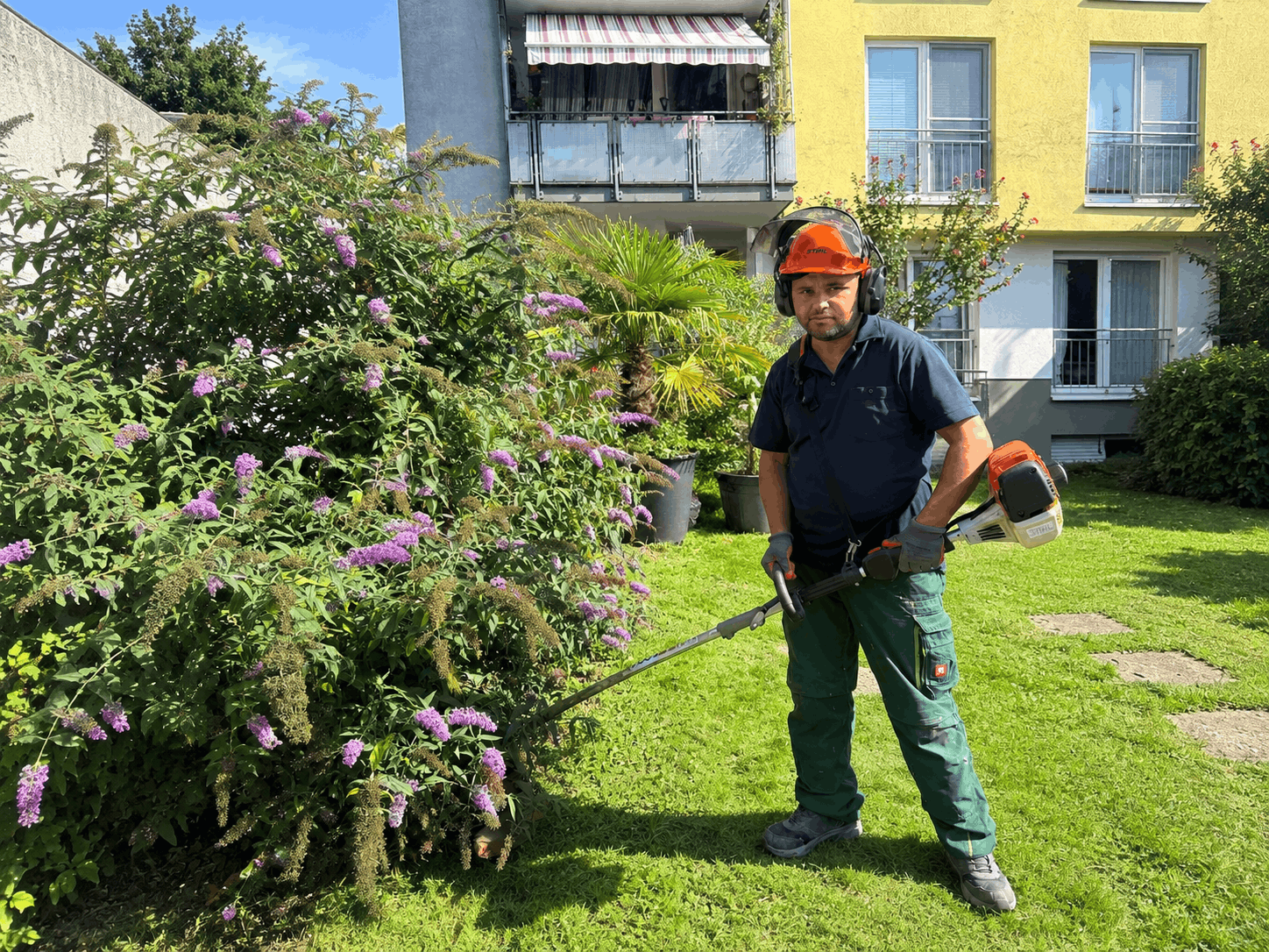 Garten- und Landschaftspflege — grüne Außenanlagen pflegen