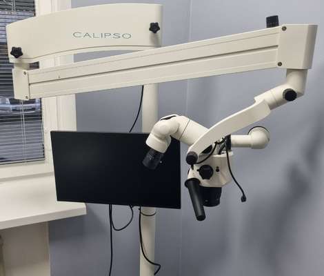 Стоматологічний мікроскоп Calipso в кабінеті Synergy Dental Clinic, Дніпро