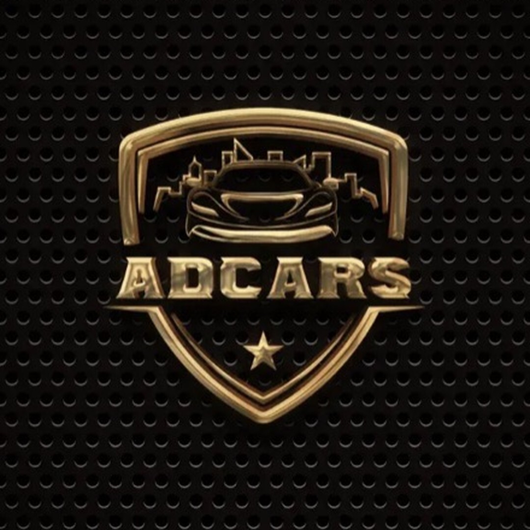 Логотип автосервісу ADCARS у Києві – щит з автомобілем на тлі міста