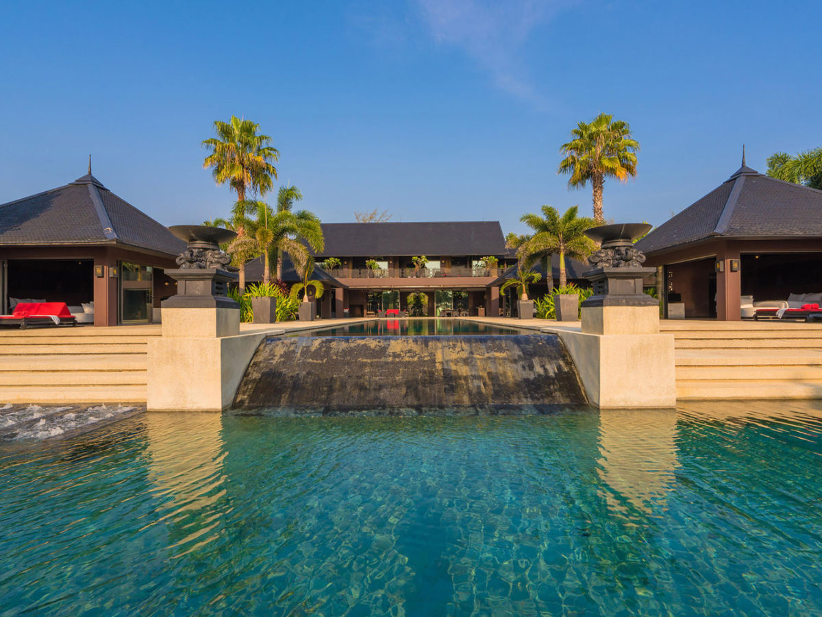 Poolfront view, Villa Saanti