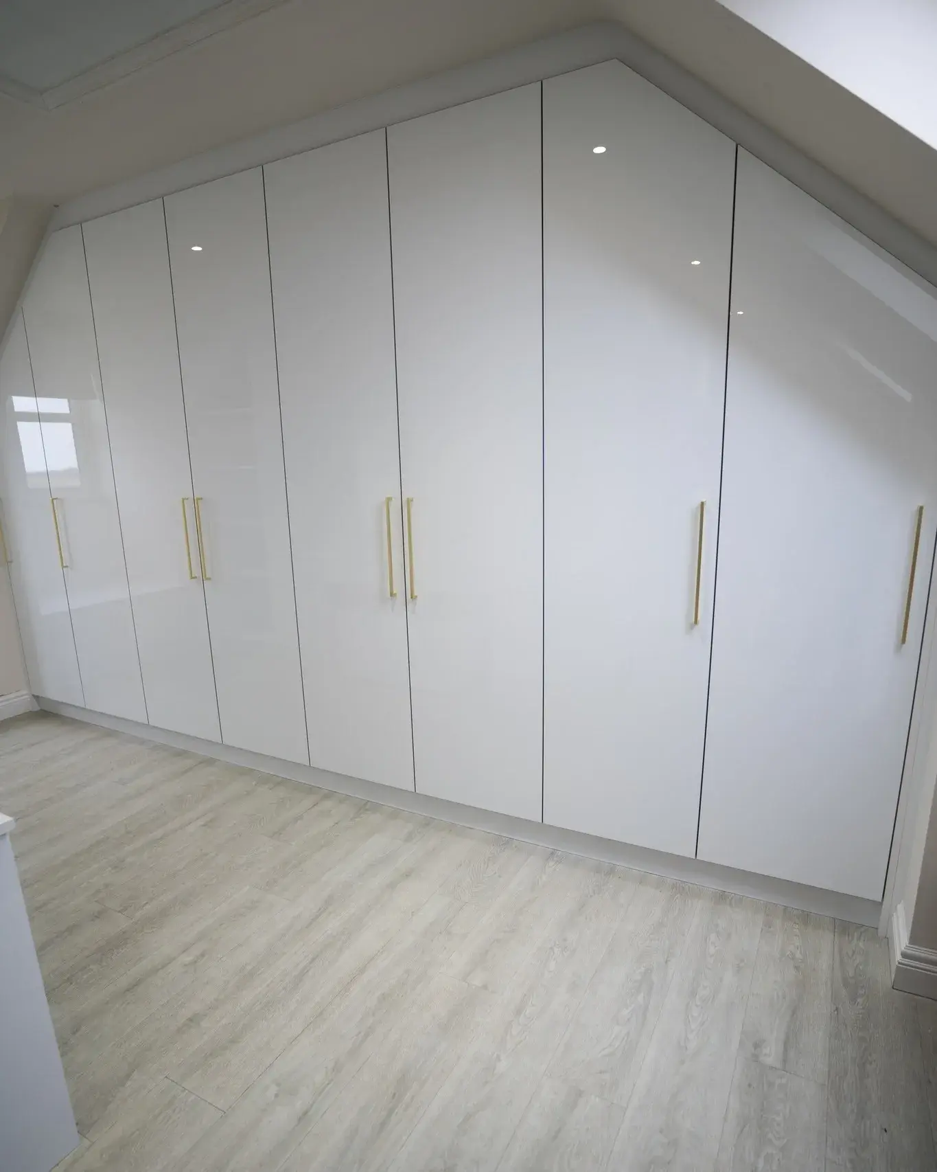 Made-to-measure fitted wardrobe manufactured in Peterborough