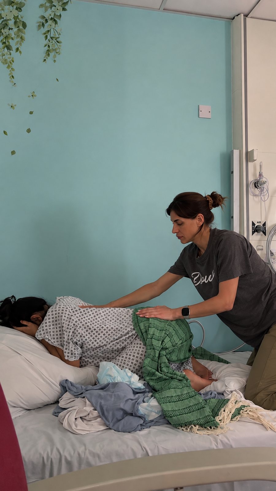 Valentina supporting a woman in labour
