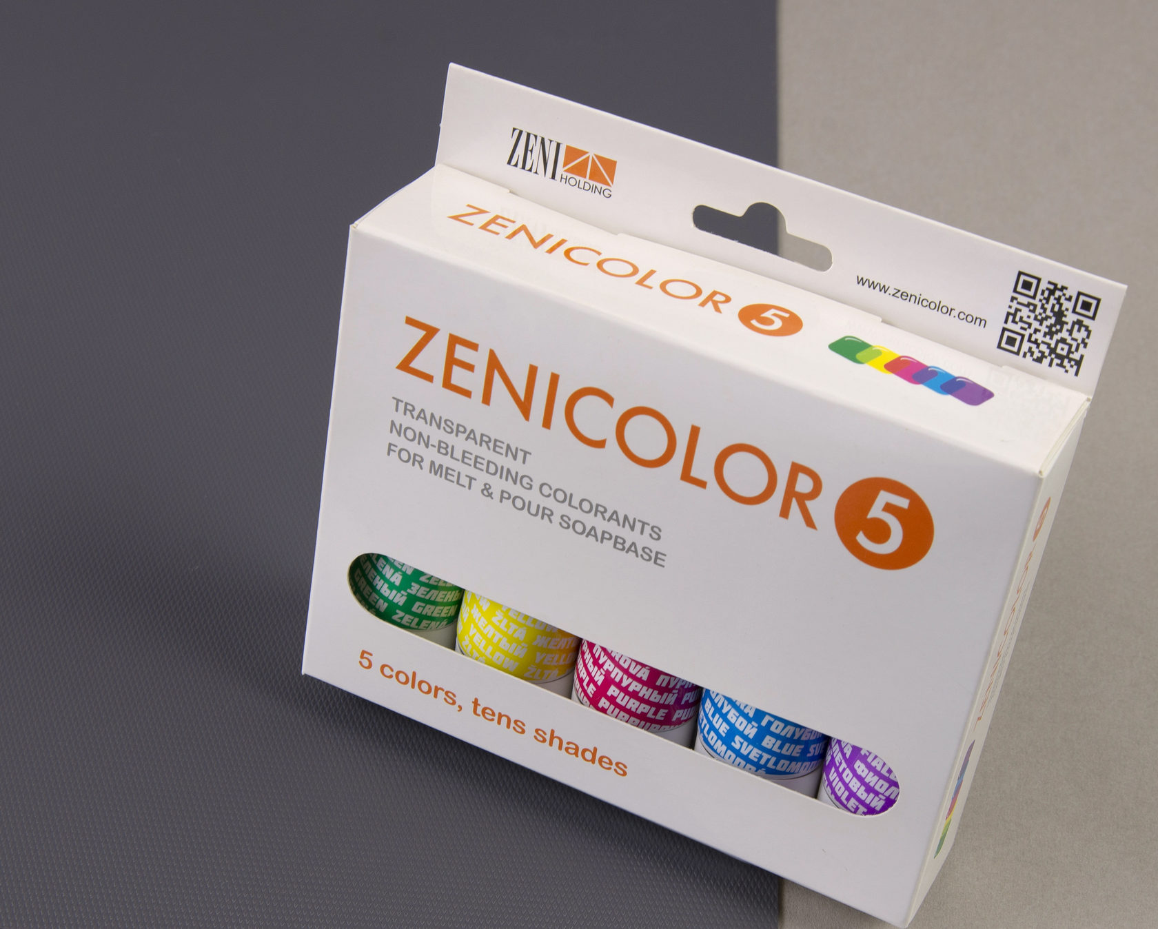 Non-bleeding transparent colorants ZENICOLOR and the range of the soap base...