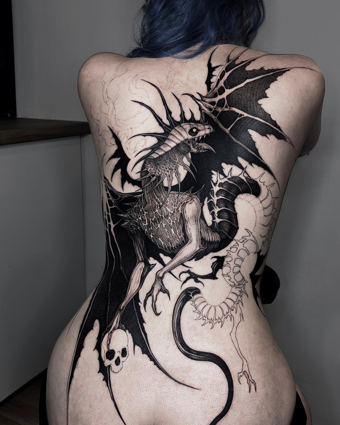 Dragon design across the back — Alice