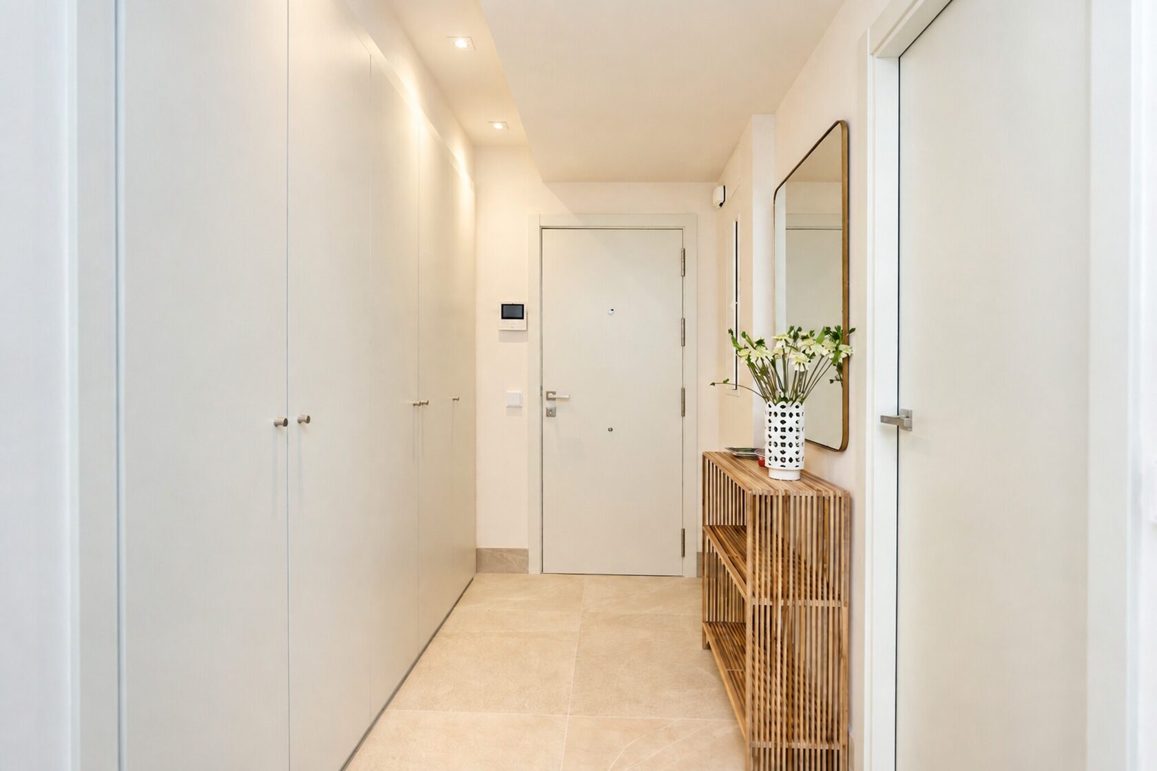Entrance hall with fitted wardrobe