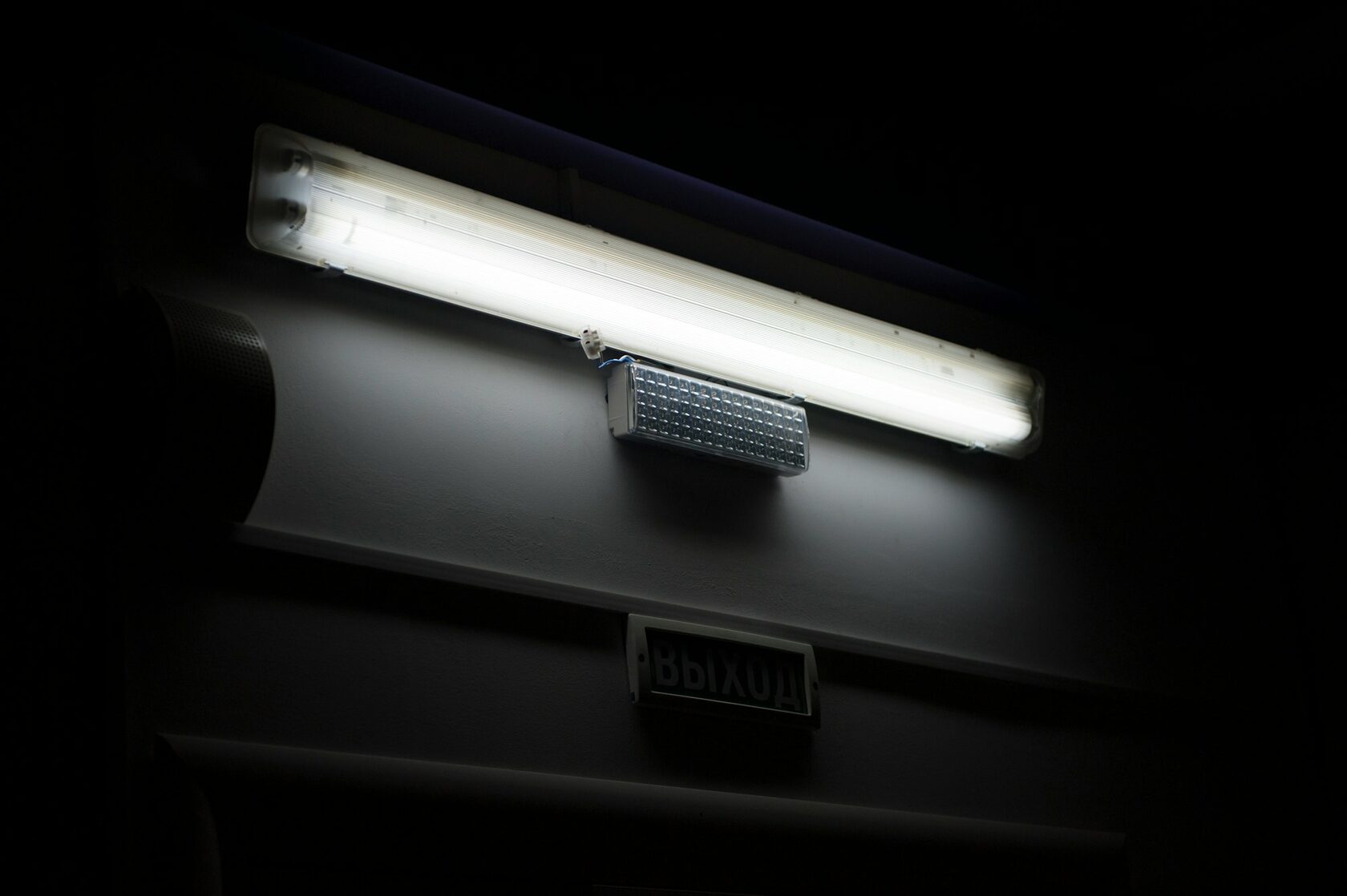 Компактный LED светильник CM-W03/5W IP44