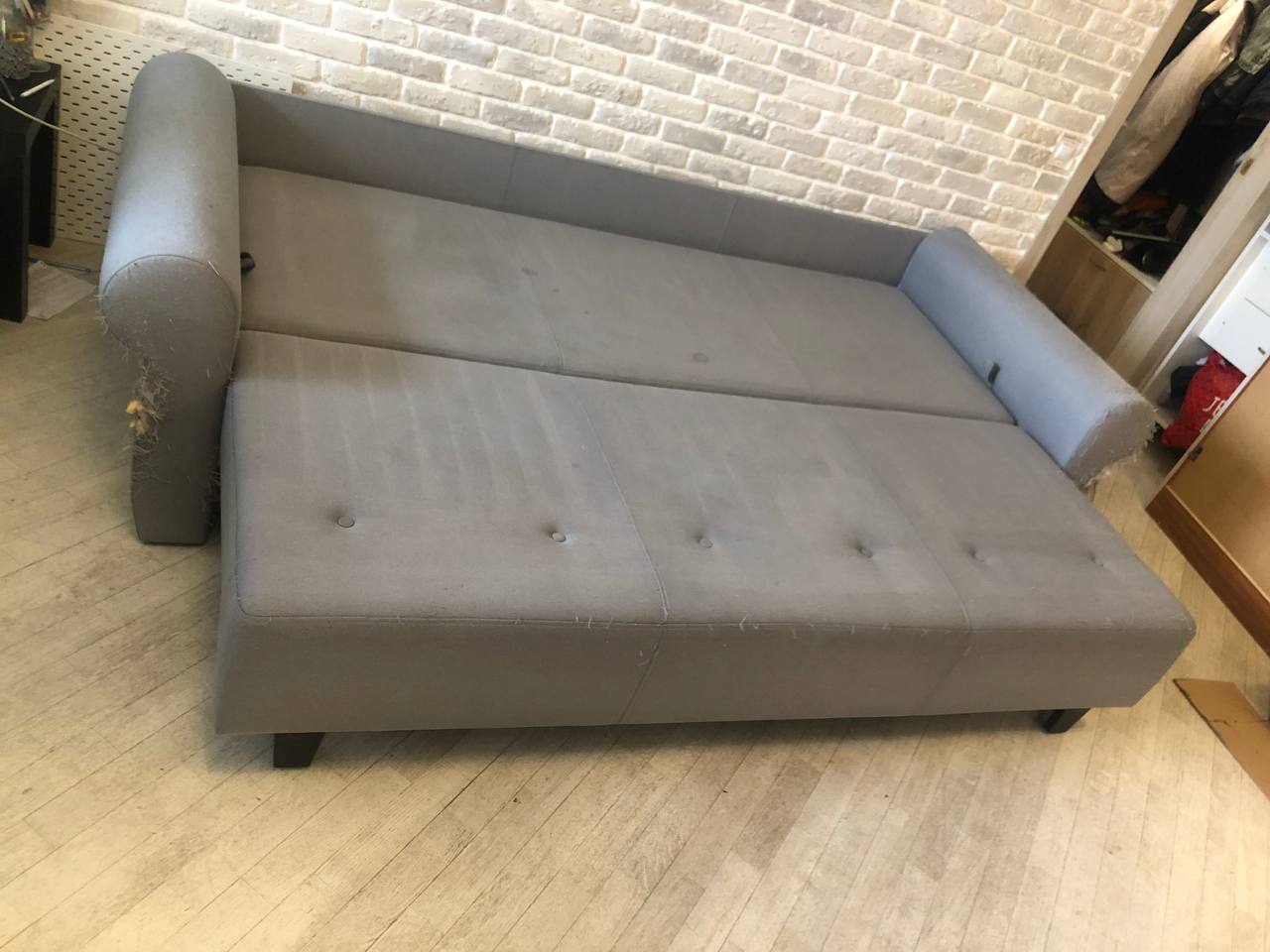 Schlafsofa – Komplettreinigung – nach der Polsterreinigung in Frankfurt