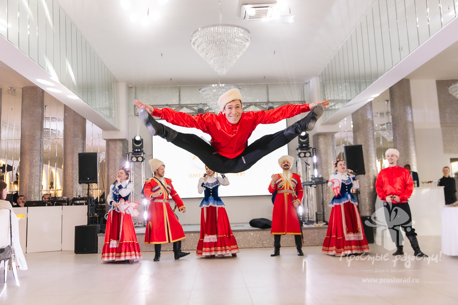 Танцевальное шоу на корпоративном празднике