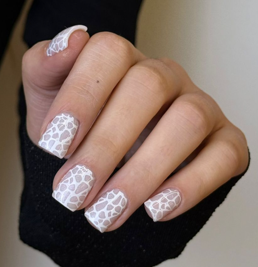 Práce absolventek kurzu manikúry Adele Nail School