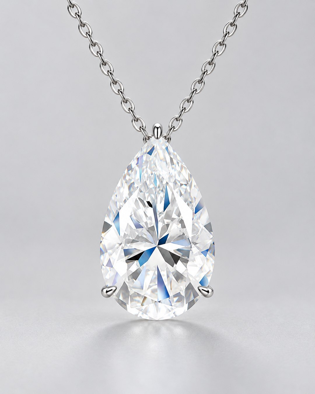 Grand Pear 18 ct VVS1 Pendant ICED KYIV