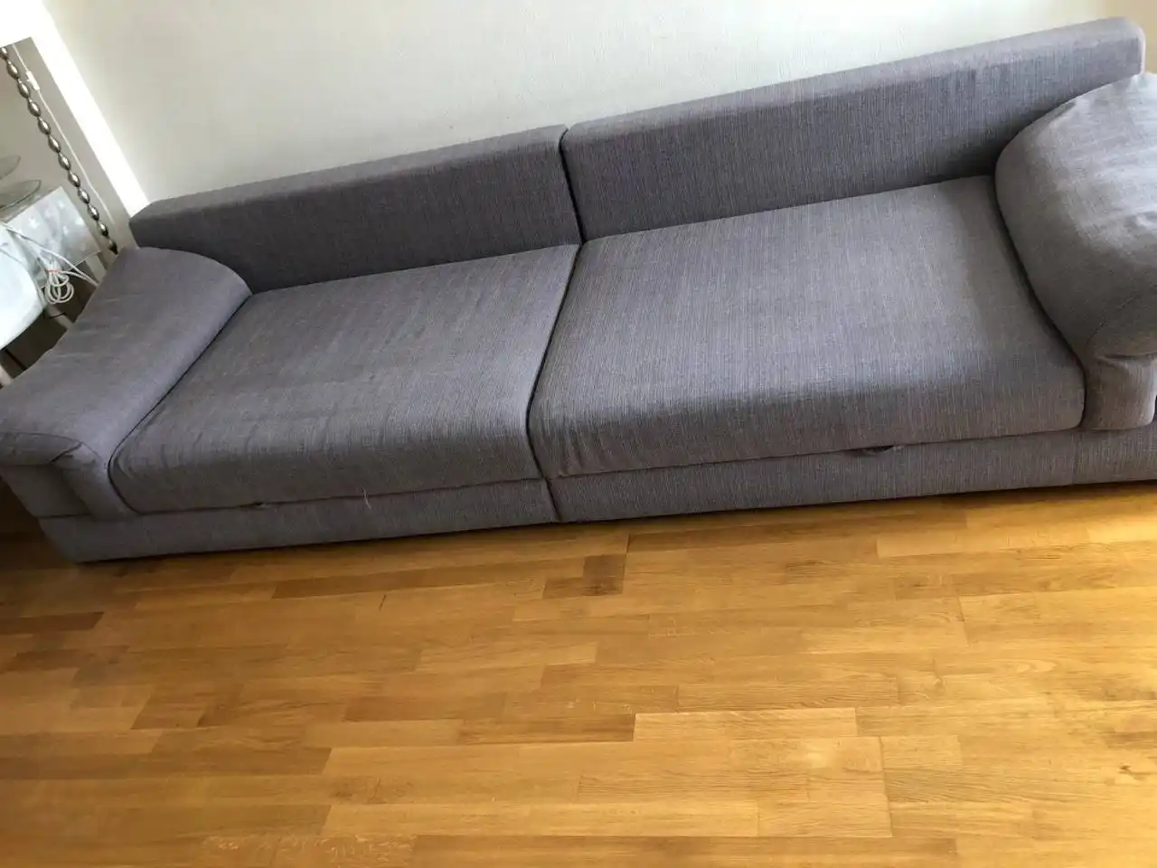 Sofa – Fleckenentfernung – nach der Polsterreinigung in Frankfurt
