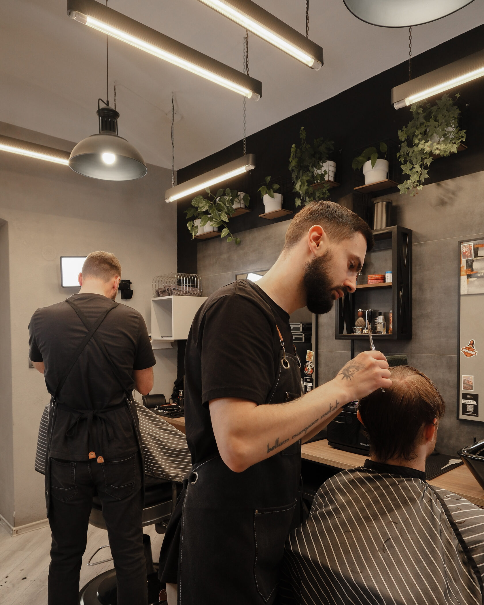 Hot towel holení břitvou — Barbershop Brute