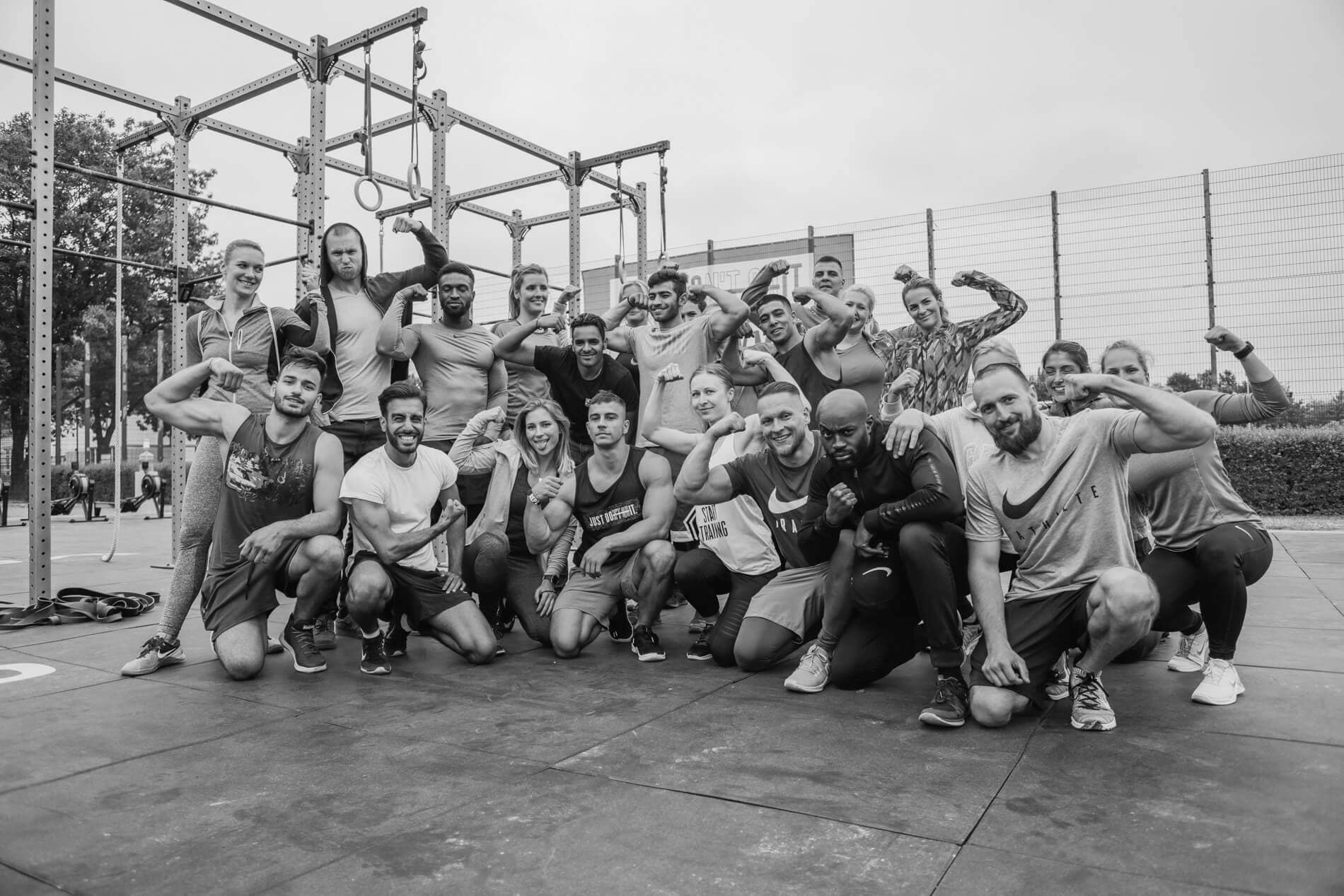 The Barliner Workout community at an outdoor calisthenics park