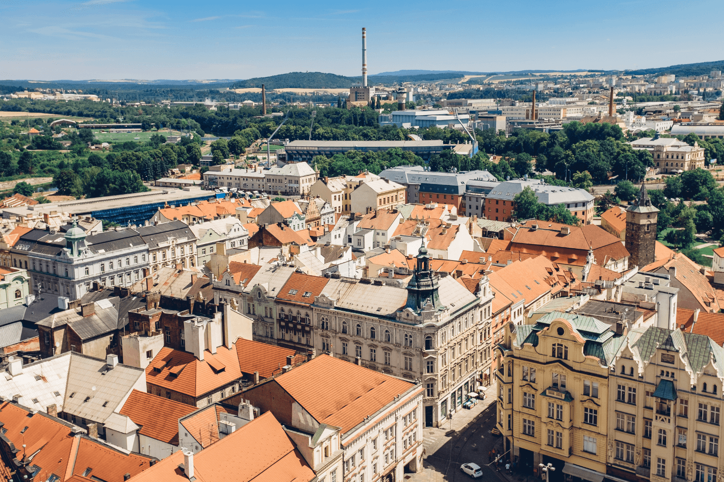 Пльзень четвертый по величине город Чехии, где всюду чувствуется запах хмельного солода, но при всем при этом этот город найдет чем вас удивить. Здесь мы расскажем, что обязательно стоит посетить в этом городе.