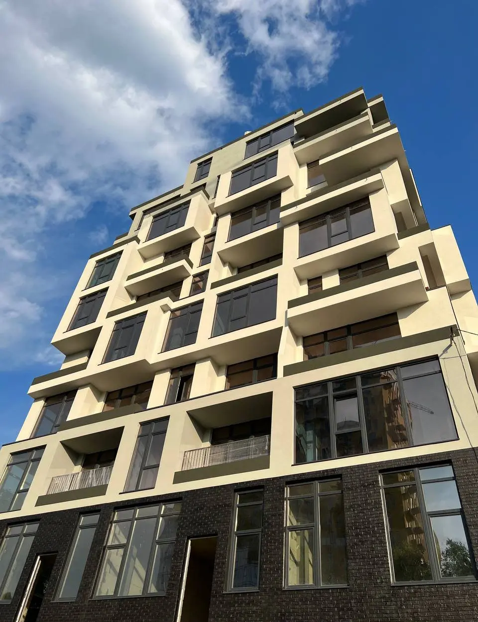 ЖК ITown — фасад жилого комплекса