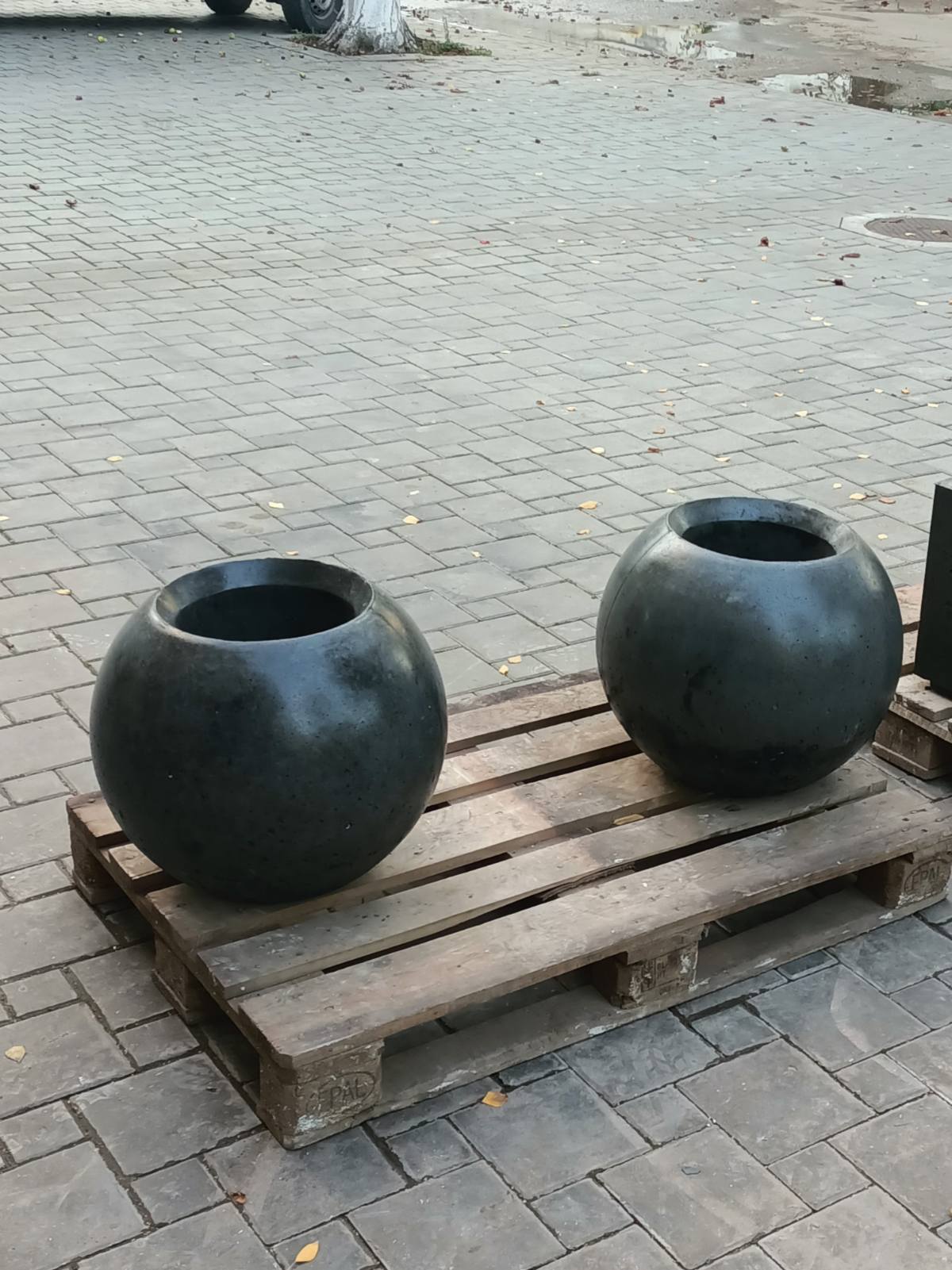 producator jardiniere din beton