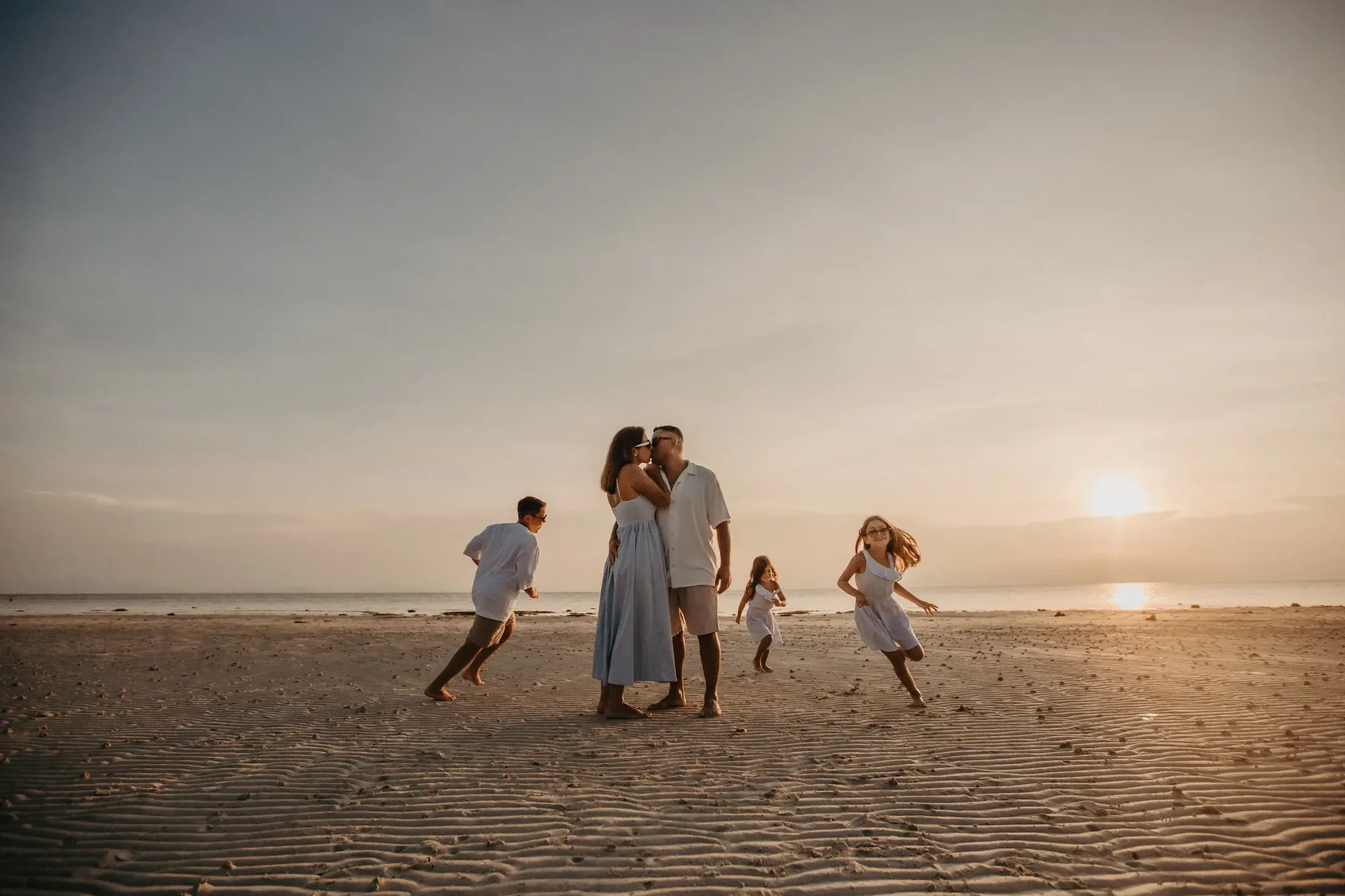 Natural family portraits Koh Samui — InterContinental beach sunset