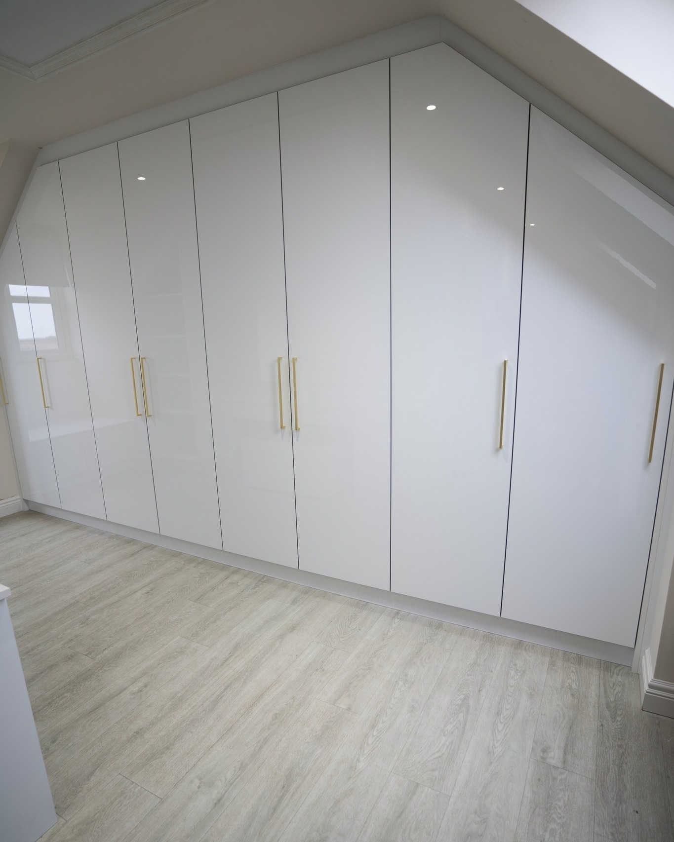 Made-to-measure fitted wardrobe manufactured in Peterborough