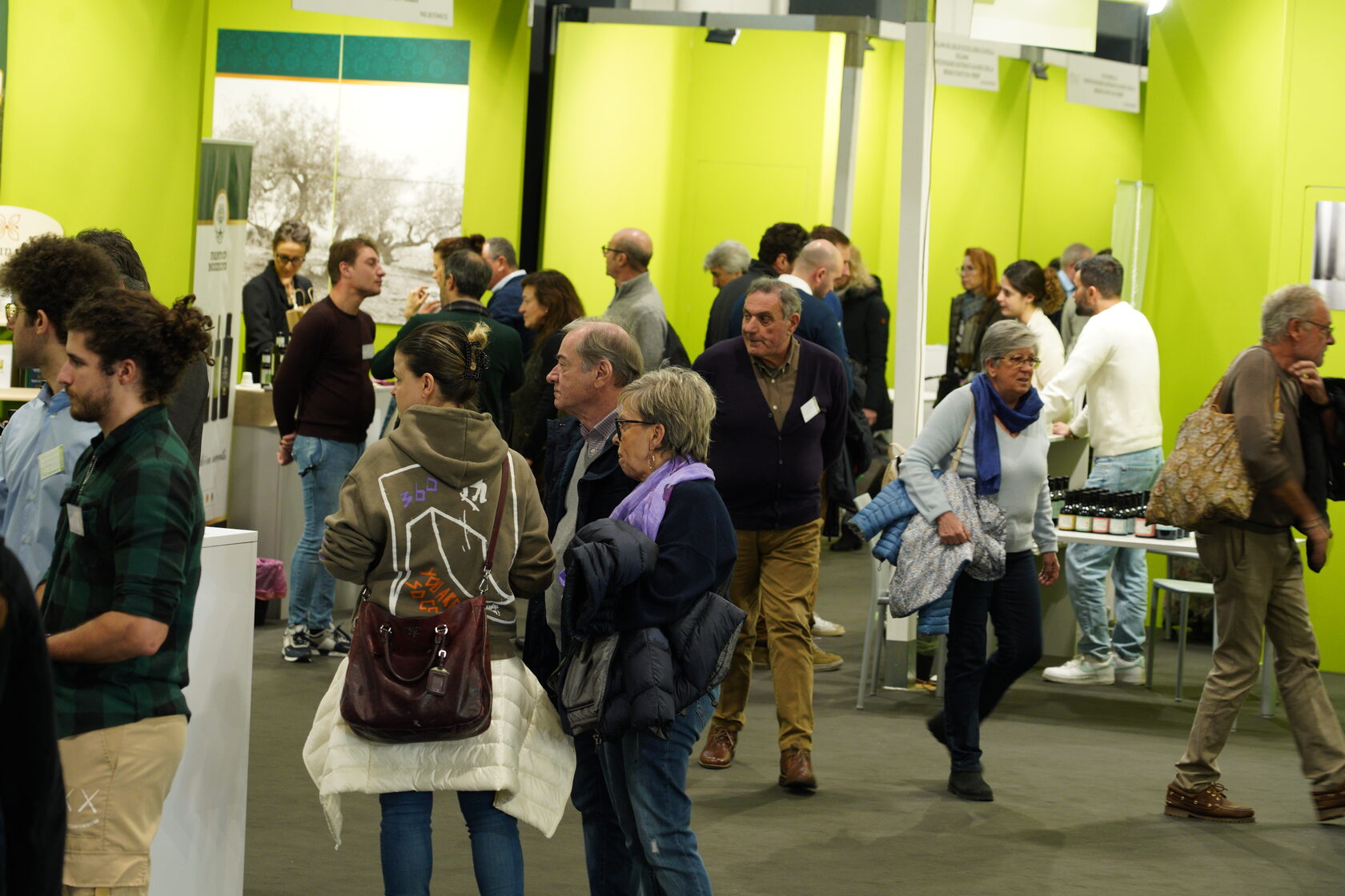 EXHIBITOR