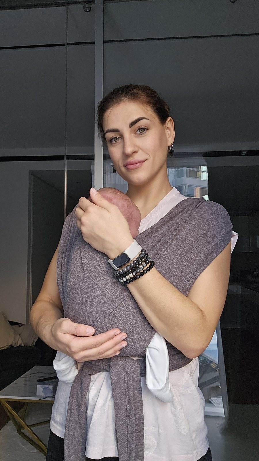 Babywearing support at home