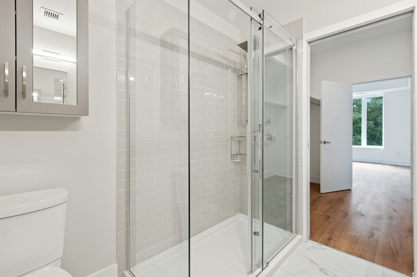 Walk-in sprchový kút