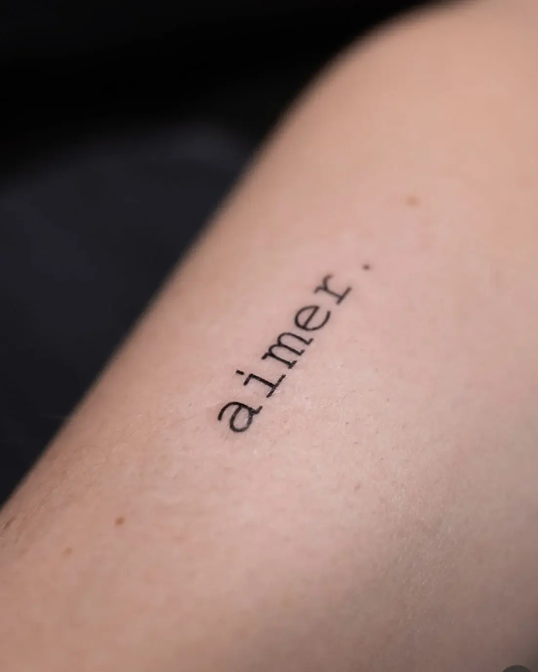 Fine Line Tattoo Beispiel 1 - Brennnessel Tattoo Berlin