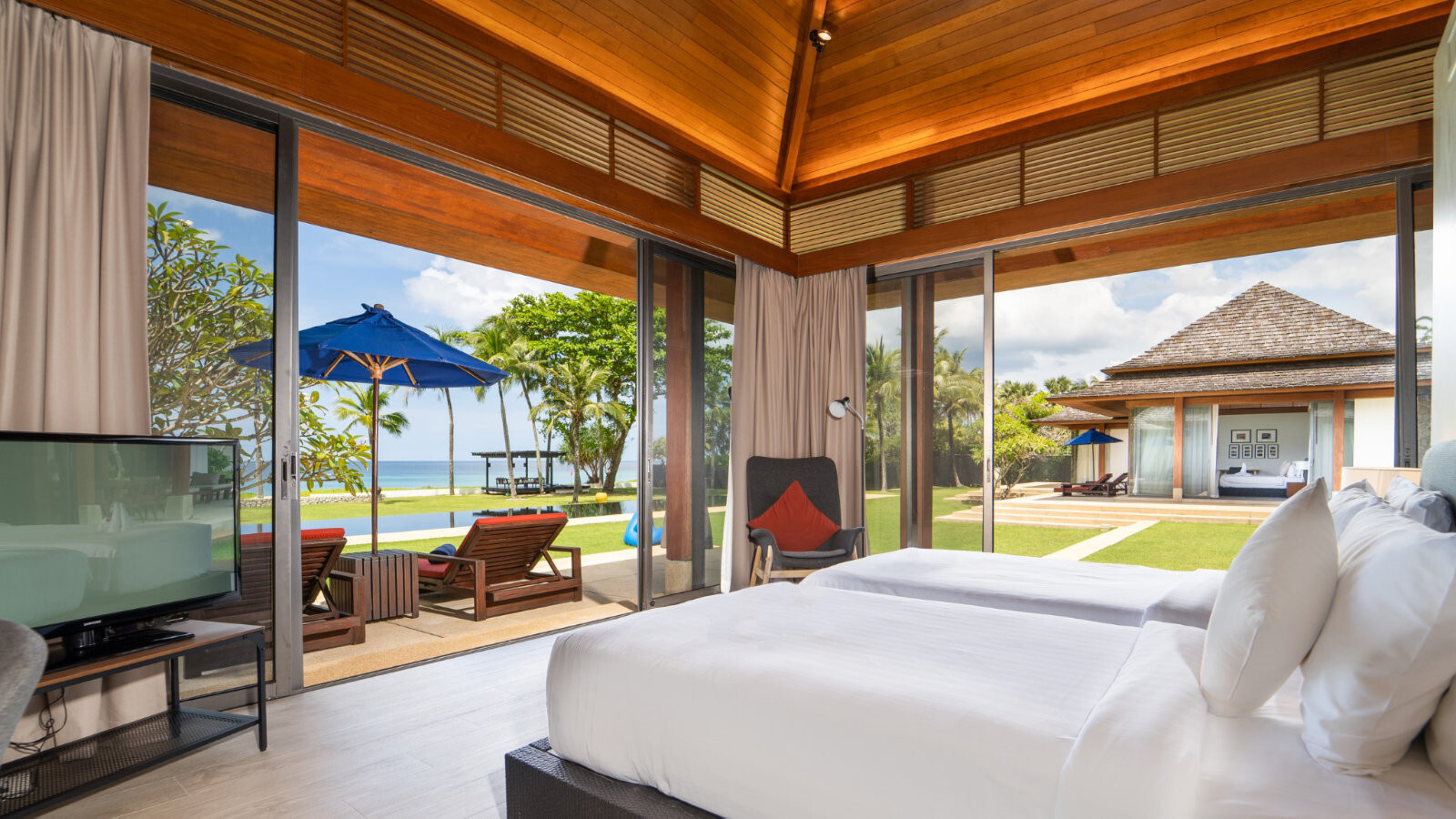 Second master suite, six-bedroom beachfront estate, Natai Beach