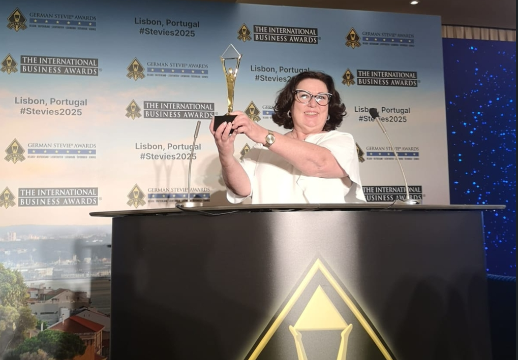 Svetlana Badak bei den Stevie Awards als Nachweis fachlicher Anerkennung und Jury-Tätigkeit