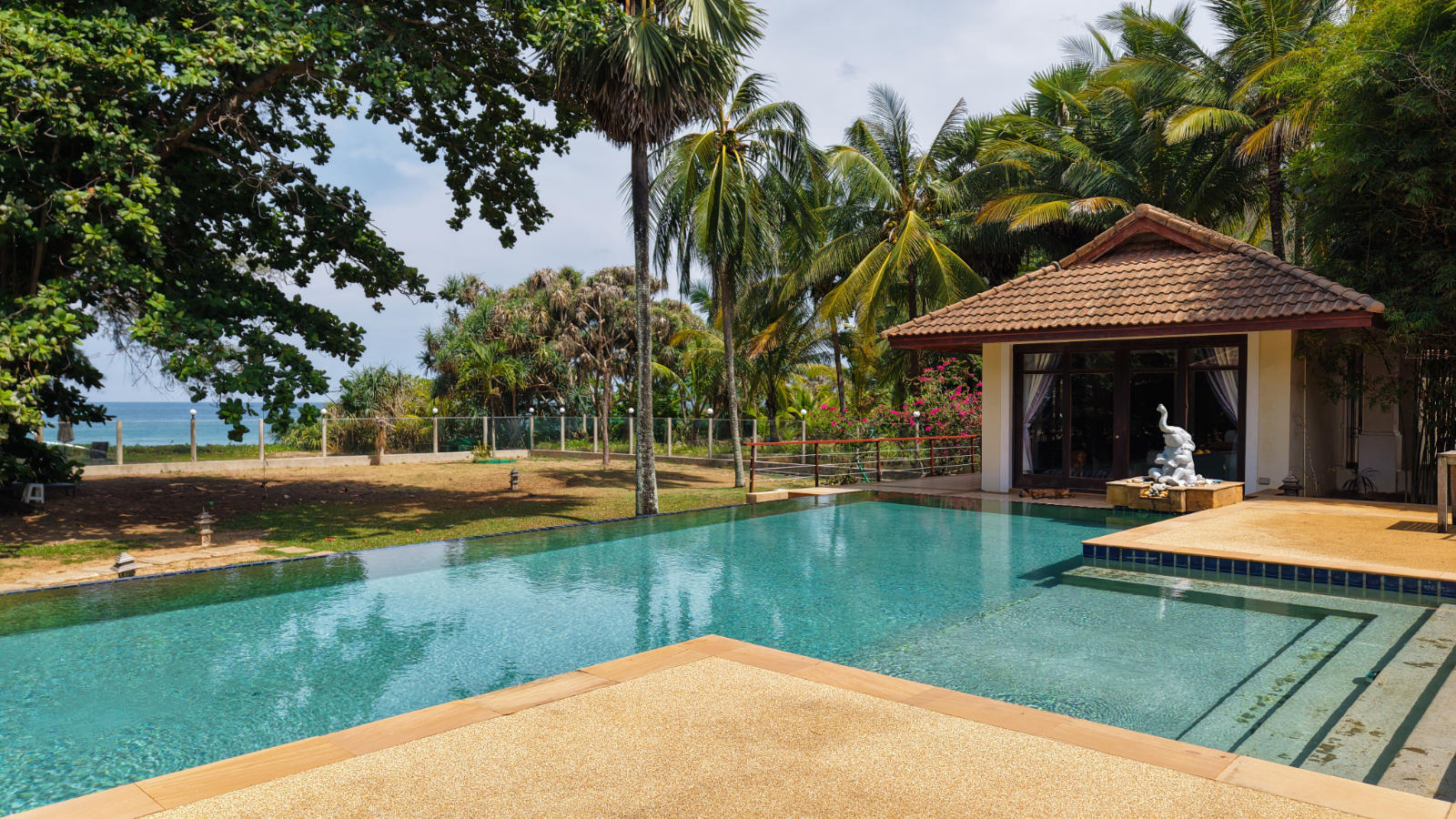 Swimming pool, beachfront villa, Natai Beach